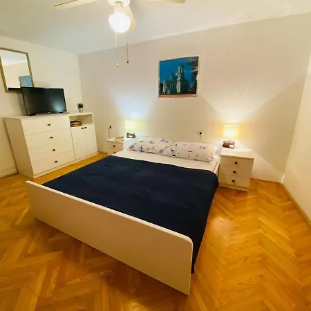Retro House Hotel 3*
