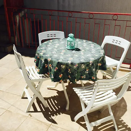 Retro House 3* Tisno